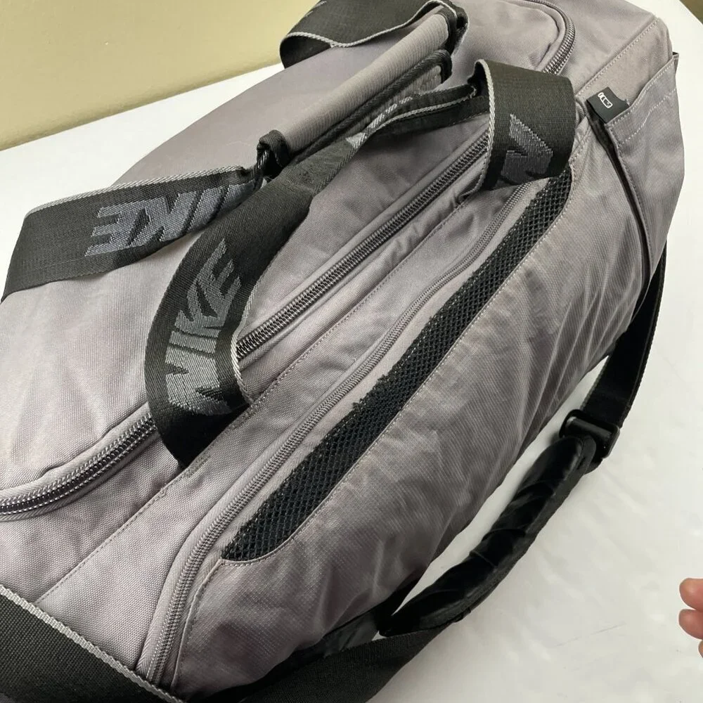 Nike Training Duffle Bag Medium Gym Black Gray Shoulder Strap Zip Shoe Pocket